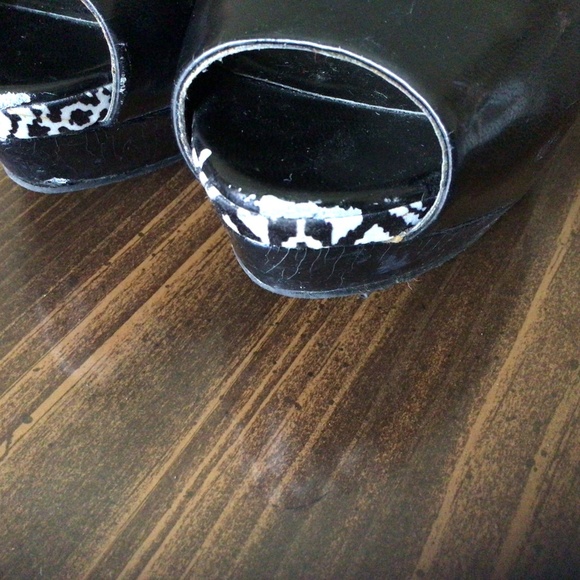 Preowned Black/White Jessica Simpson Peep toe 5’ high Size 7B - Picture 3 of 10